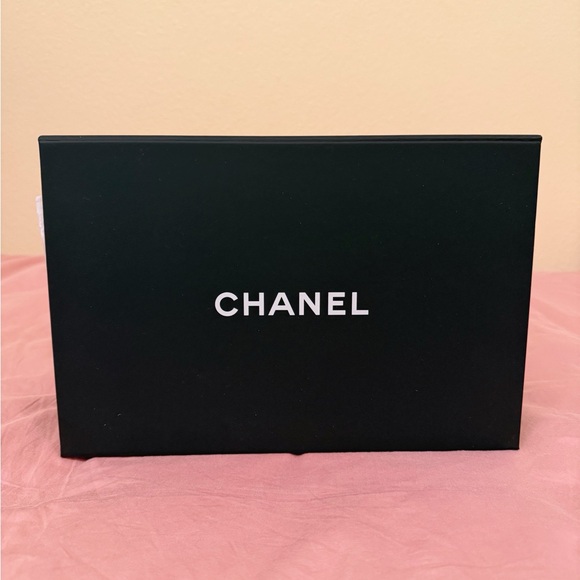 Chanel Small Flap Bag 23k Light Coral Pink Caviar Camellia Motif Chain Detailing - Picture 13 of 16